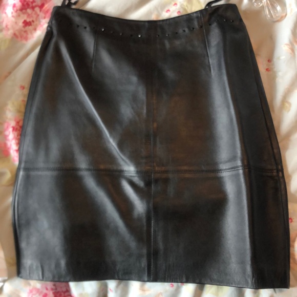 Black leather skirt - Picture 1 of 3